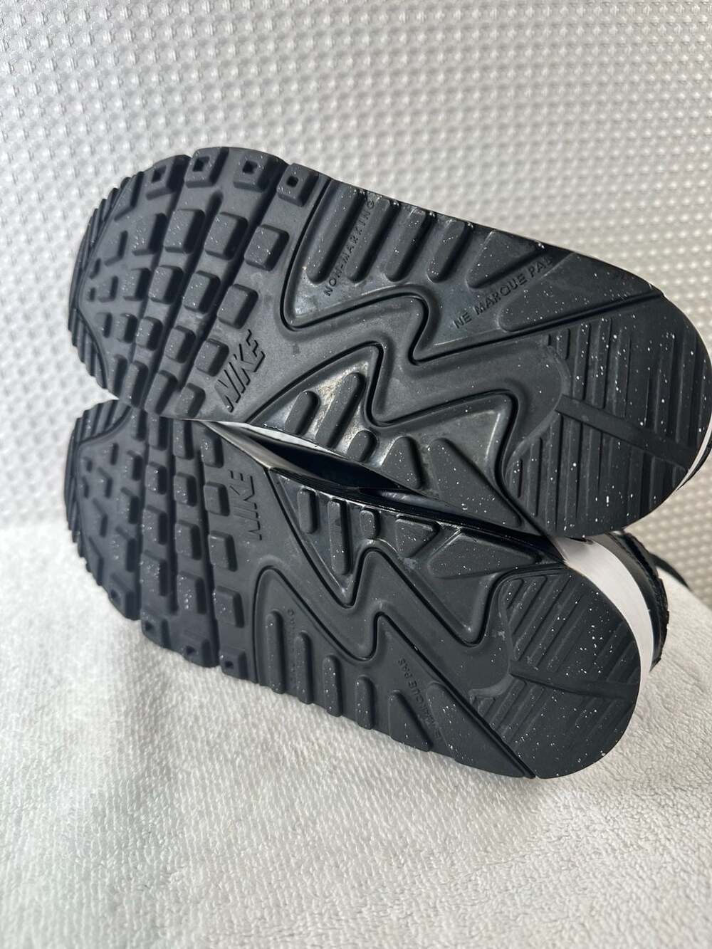 Nike Air Max 90 LTR GS Black White Size 6Y - Picture 8 of 9